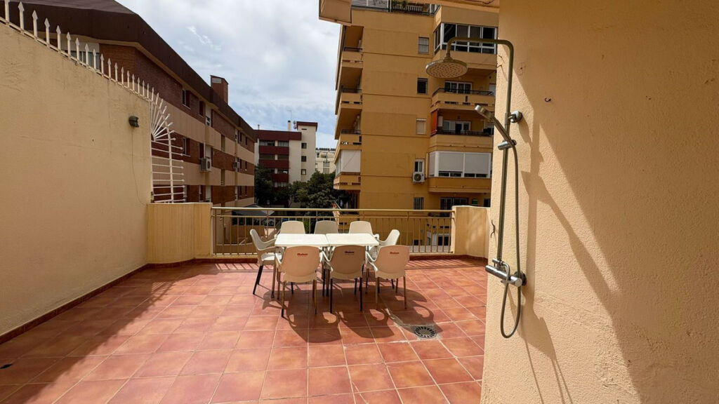 Middle Floor Apartment Marbella Málaga - image 3
