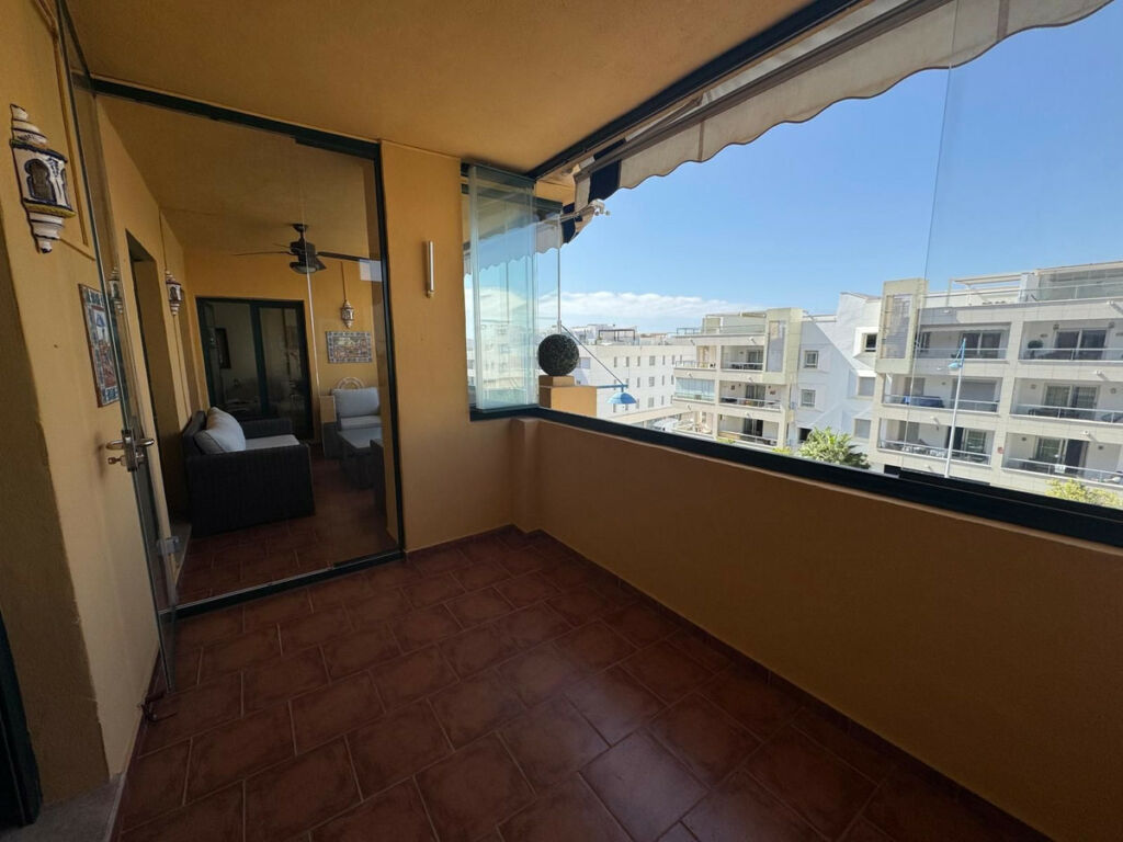Middle Floor Apartment San Pedro de Alcántara Málaga - image 3