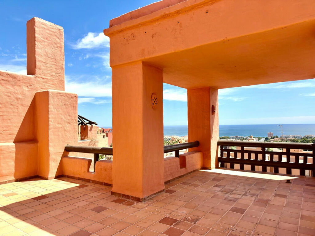 Penthouse La Duquesa Málaga - image 6