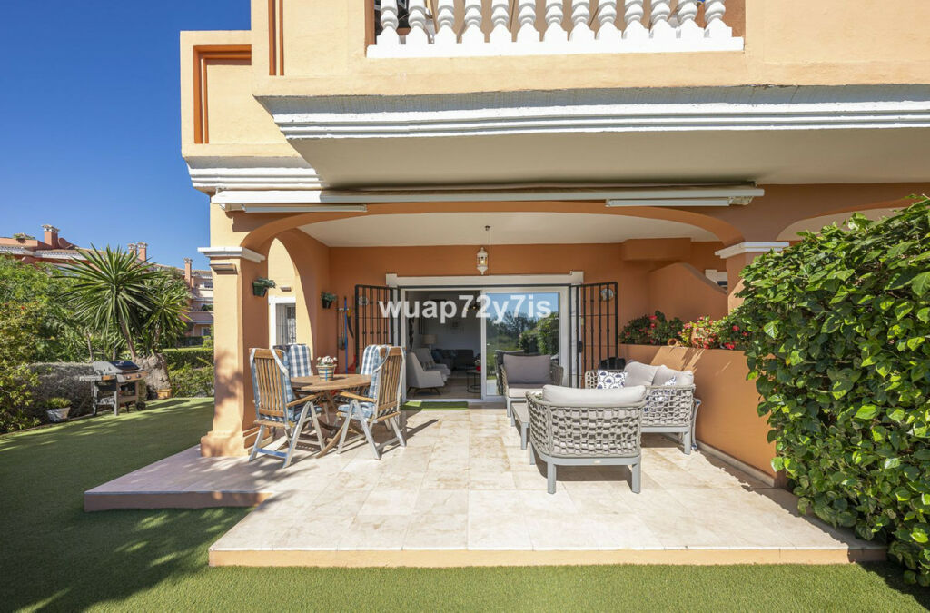 Ground Floor Apartment Estepona Málaga - image 3