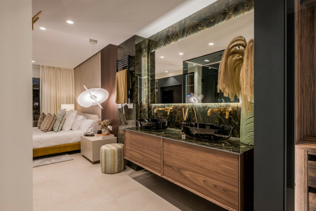 Middle Floor Apartment Marbella Málaga - image 3