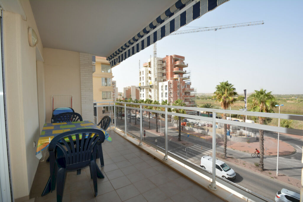 Middle Floor Apartment Guardamar del Segura Alicante - image 3