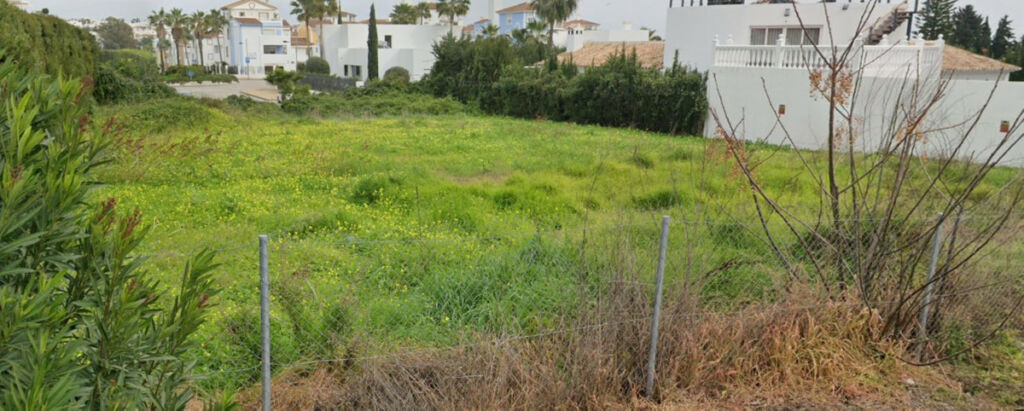 Residential Plot Estepona Málaga - image 3