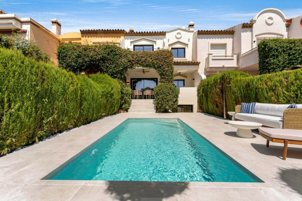 Townhouse Nueva Andalucía Málaga