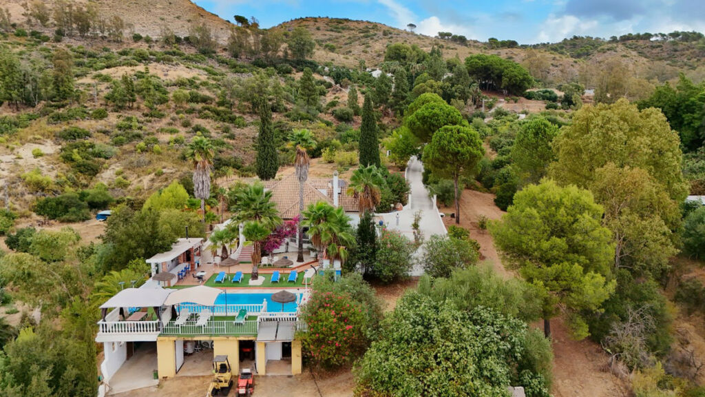 Detached Villa Alhaurín el Grande Málaga - image 3