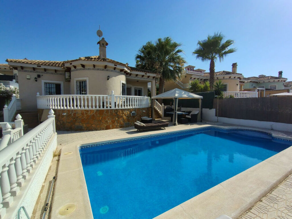 Detached Villa Bigastro Alicante - image 3