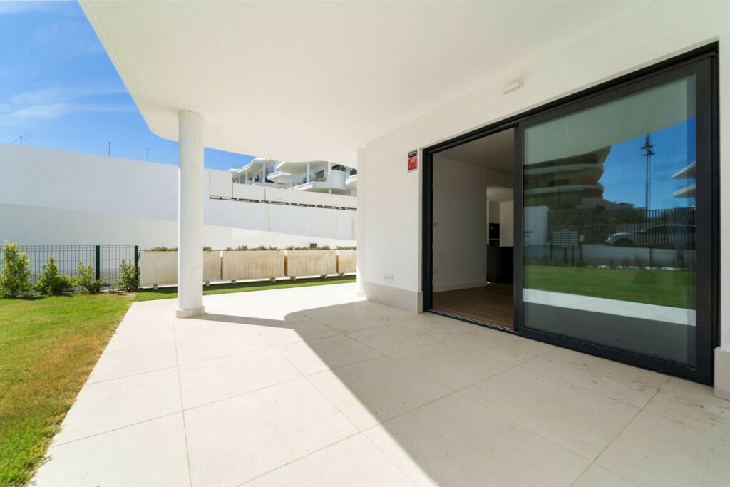 Ground Floor Apartment Fuengirola Málaga - image 3