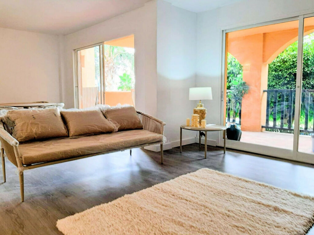 Middle Floor Apartment Calahonda Málaga - image 4