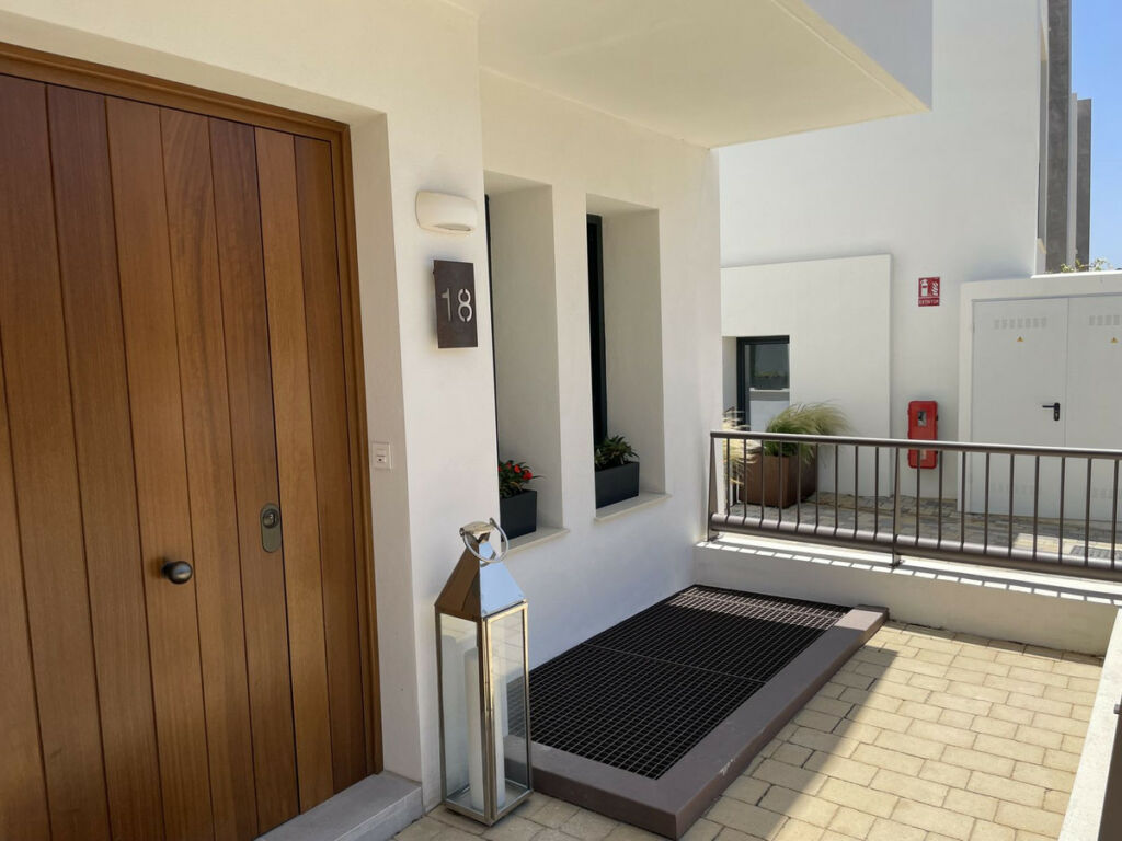 Semi-Detached House Cabopino Málaga - image 3