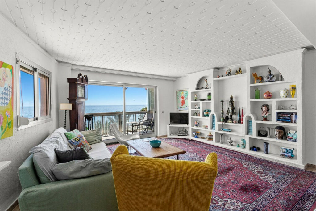 Middle Floor Apartment Fuengirola Málaga - image 3