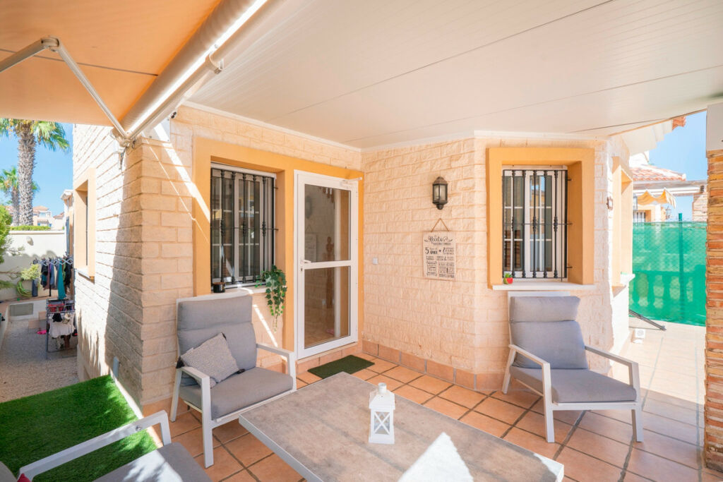 Townhouse Guardamar del Segura Alicante - image 3
