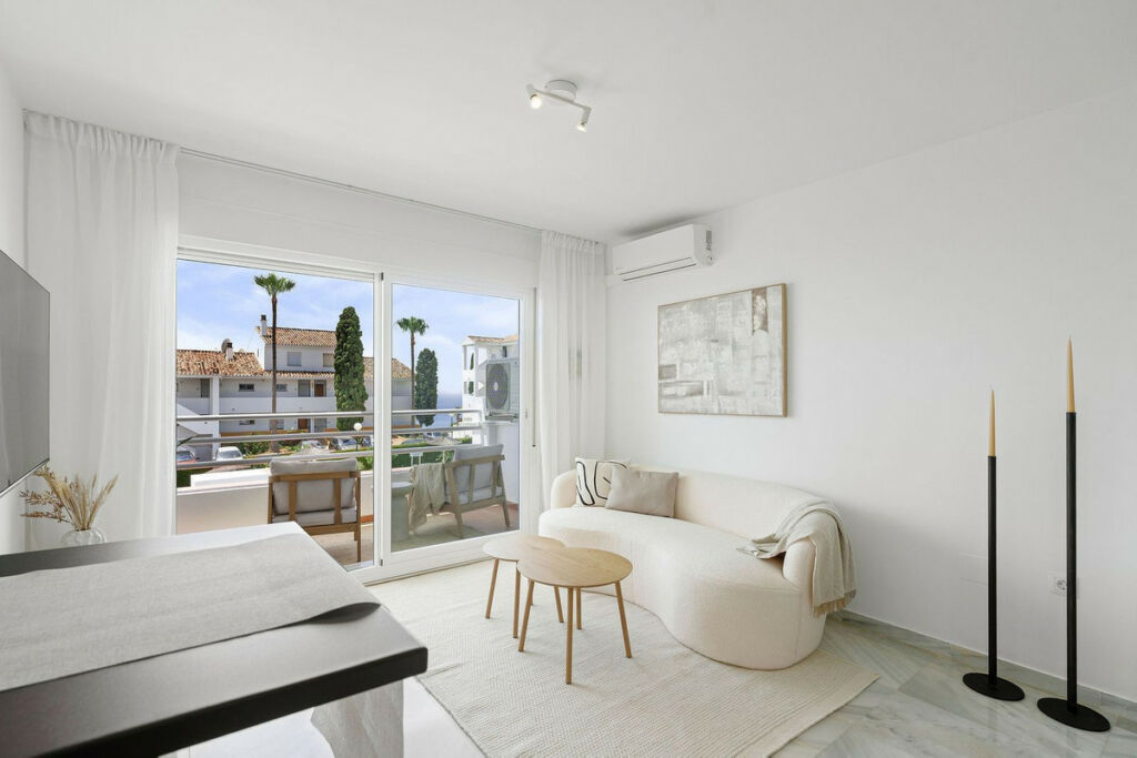 Middle Floor Apartment Riviera del Sol Málaga - image 3