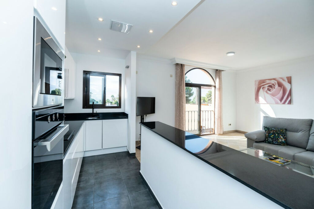 Penthouse New Golden Mile Málaga - image 3