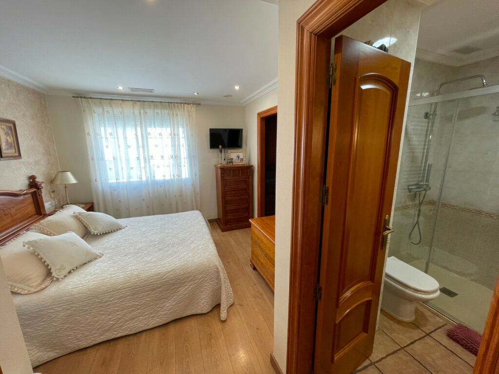 Townhouse Elche Alicante - image 3