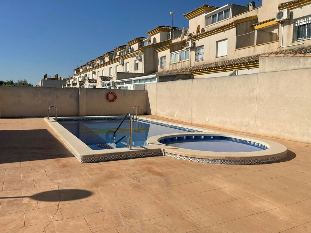 Townhouse Daya Nueva Alicante - image 3
