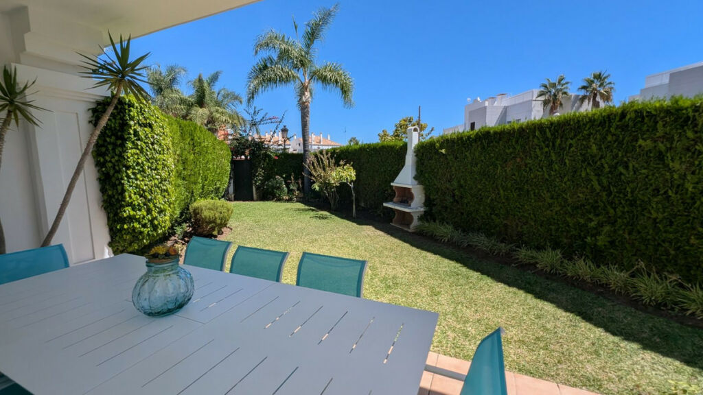 Semi-Detached House San Pedro de Alcántara Málaga - image 3