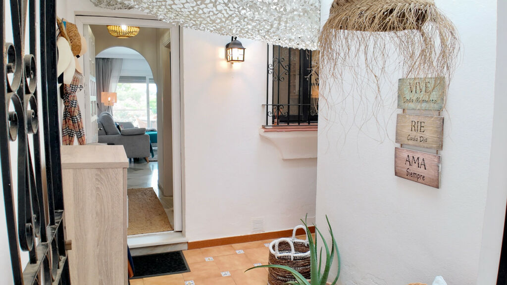 Ground Floor Apartment Benahavís Málaga - image 3