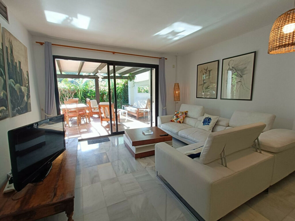 Ground Floor Apartment Puerto Banús Málaga - image 3