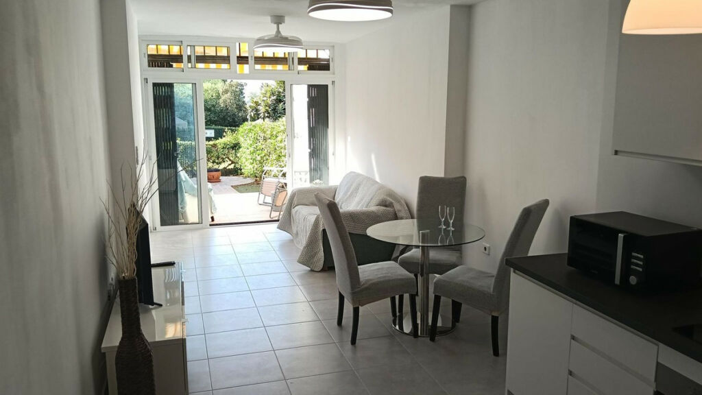 Ground Floor Apartment El Faro Málaga - image 3