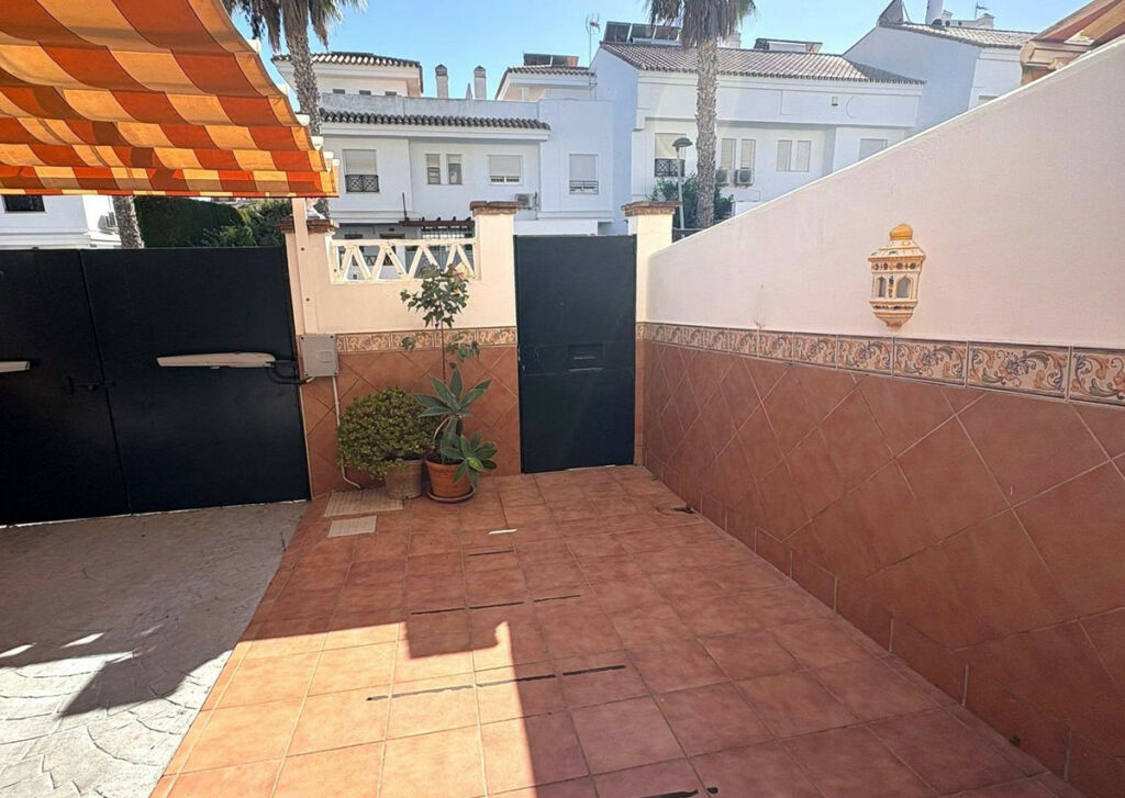 Townhouse Arroyo de la Miel Málaga - image 3