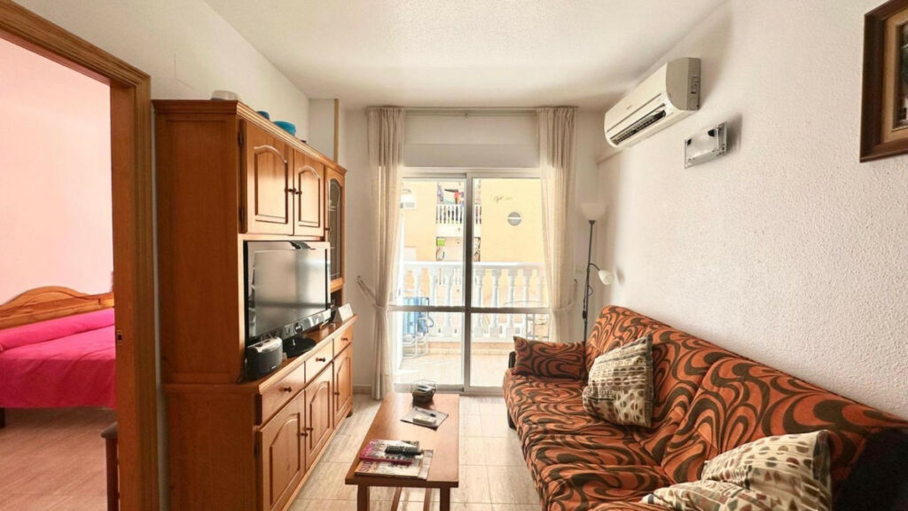 Middle Floor Apartment Playa Del Cura Alicante - image 3