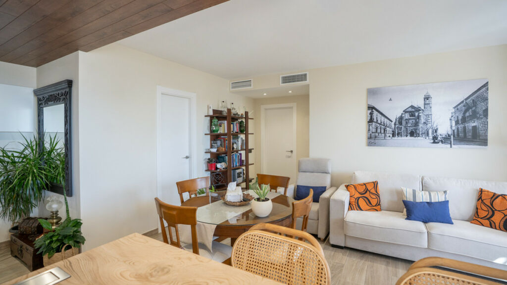 Middle Floor Apartment Marbella Málaga - image 3