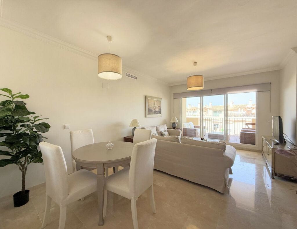 Ground Floor Apartment La Duquesa Málaga - image 3