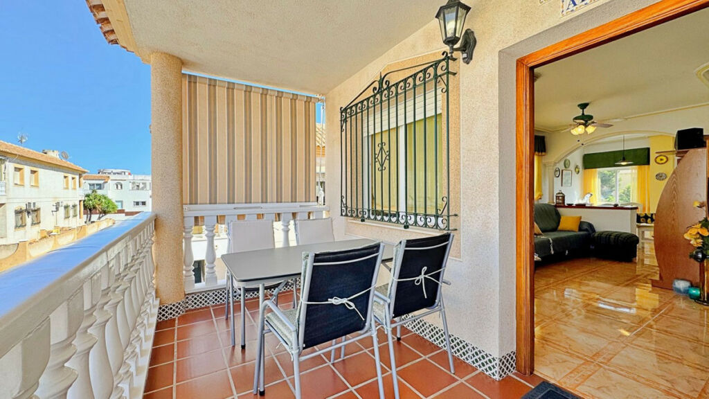 Middle Floor Apartment La Zenia Alicante - image 3