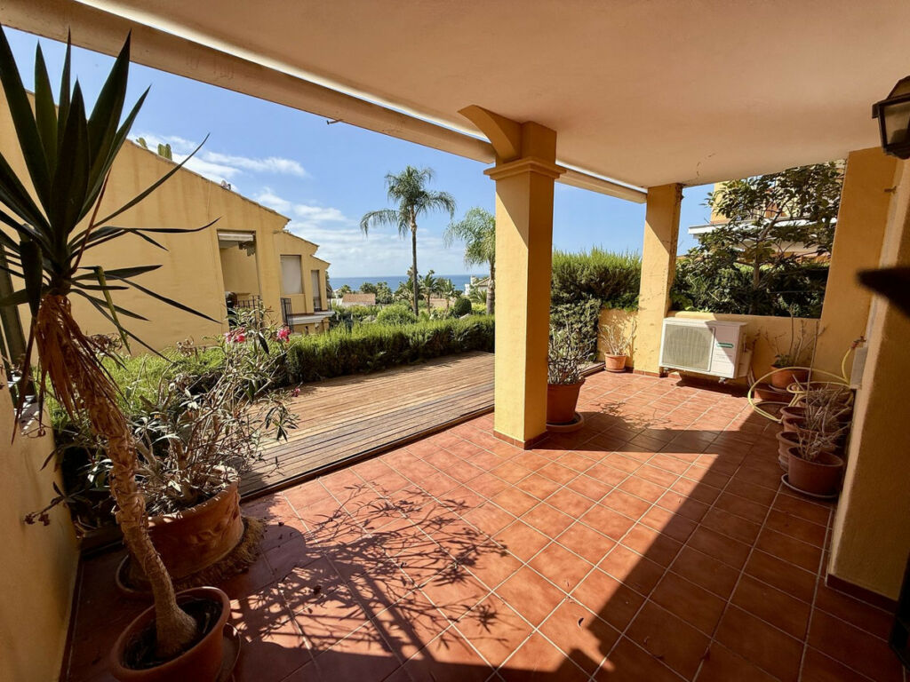 Semi-Detached House Elviria Málaga - image 3