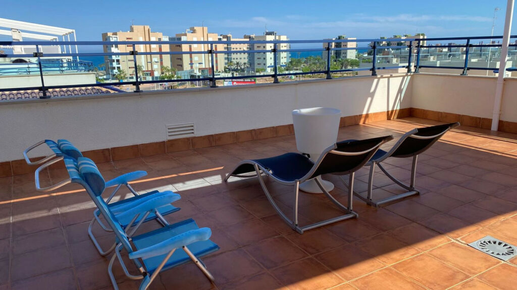 Penthouse Mil Palmeras Alicante - image 3