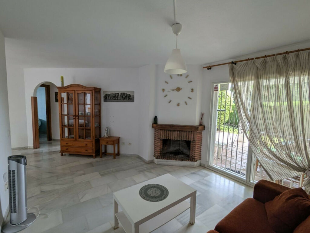 Ground Floor Apartment Calahonda Málaga - image 3