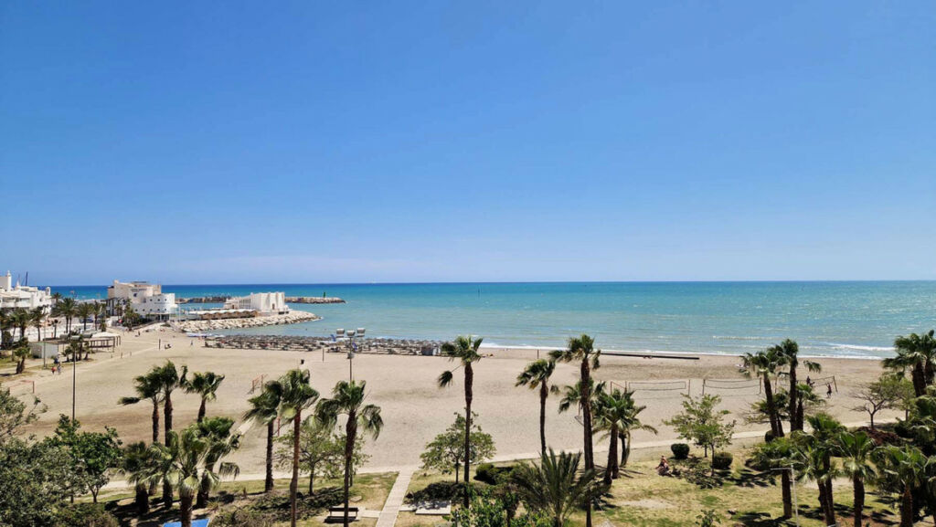 Middle Floor Apartment Benalmadena Costa Málaga - image 3