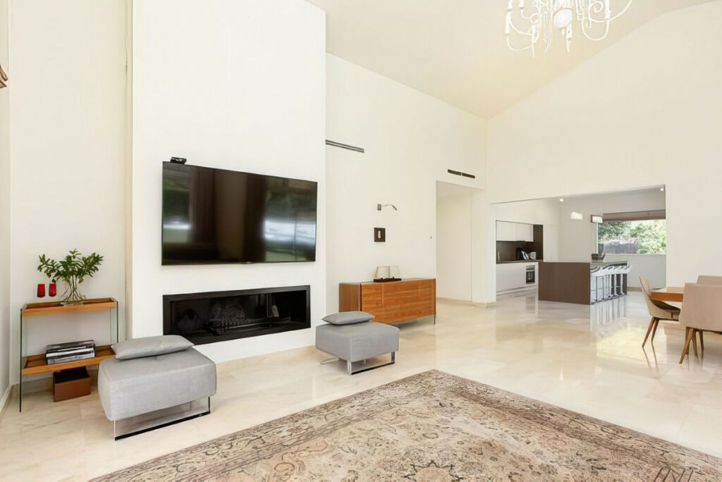 Detached Villa Guadalmina Baja Málaga - image 3