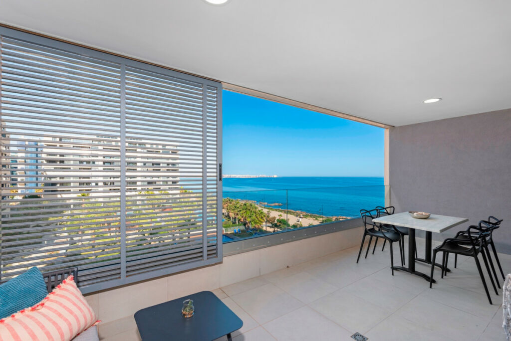 Middle Floor Apartment Punta Prima Alicante - image 3