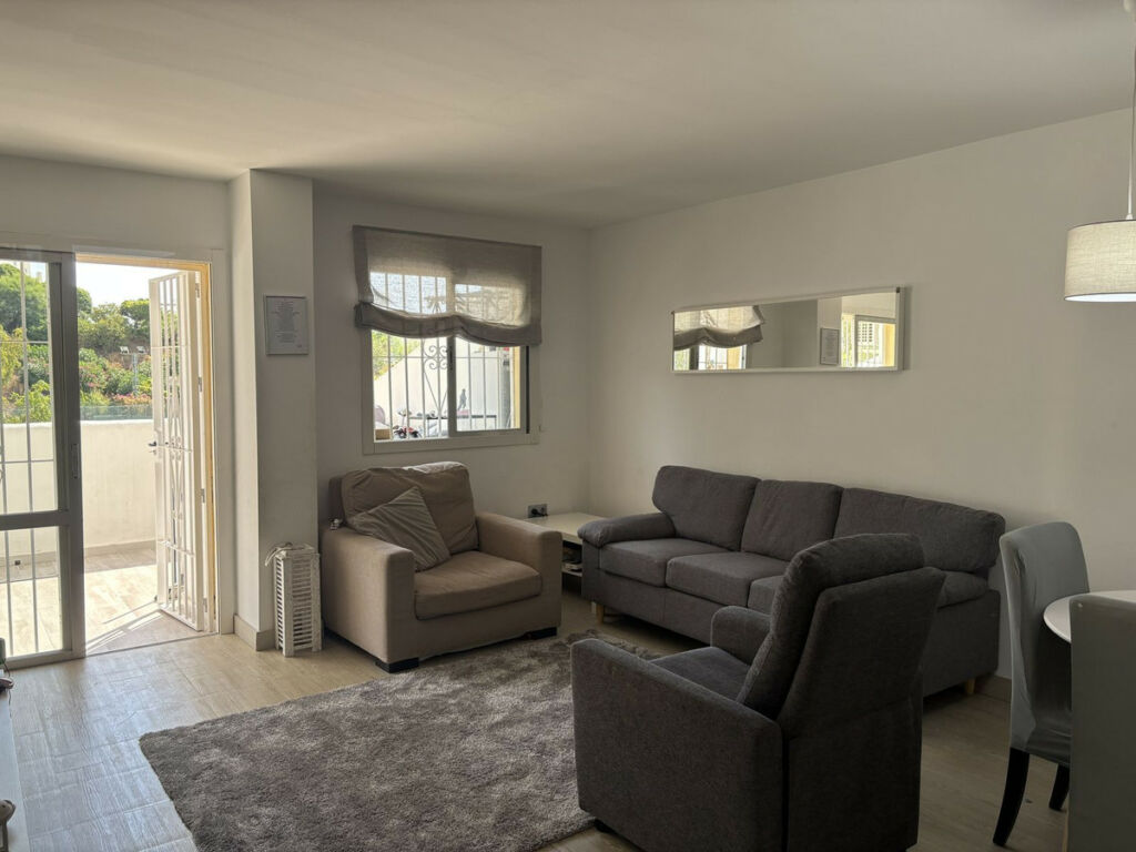 Ground Floor Apartment Calahonda Málaga - image 3