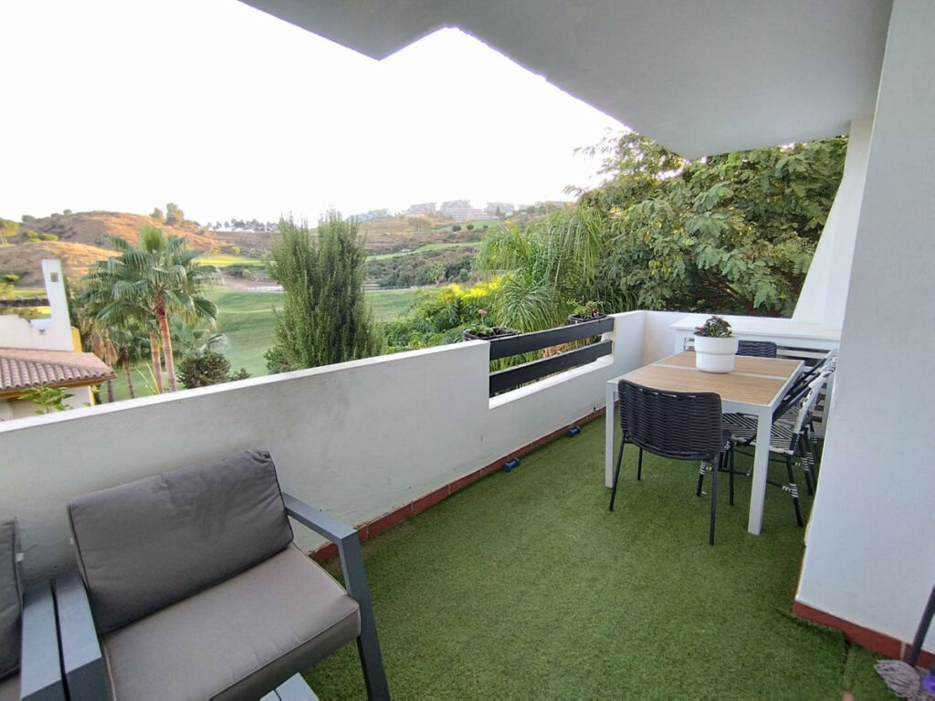 Middle Floor Apartment La Cala de Mijas Málaga - image 3