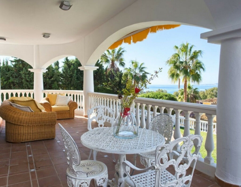 Detached Villa Torrequebrada Málaga - image 3