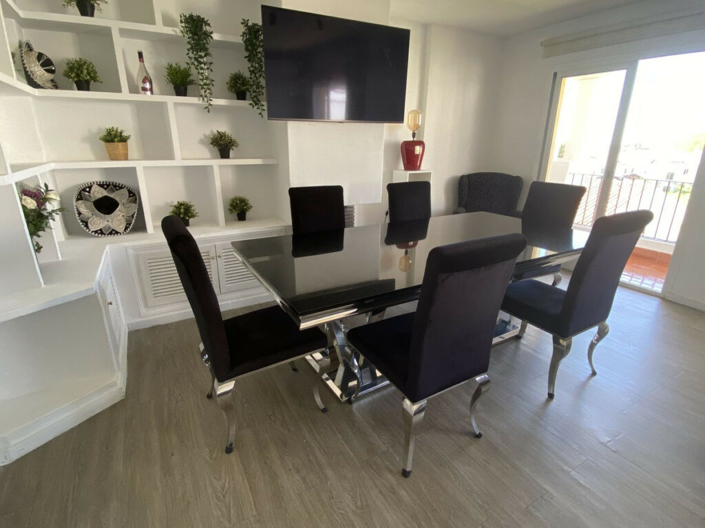 Top Floor Apartment Diana Park Málaga - image 3