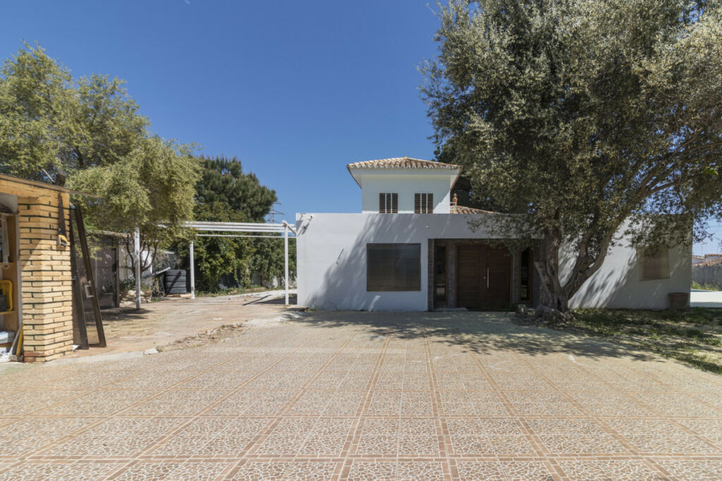 Detached Villa Marbella Málaga - image 3