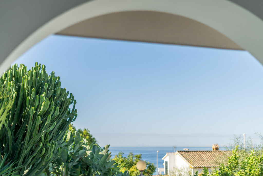 Detached Villa Marbella Málaga - image 2