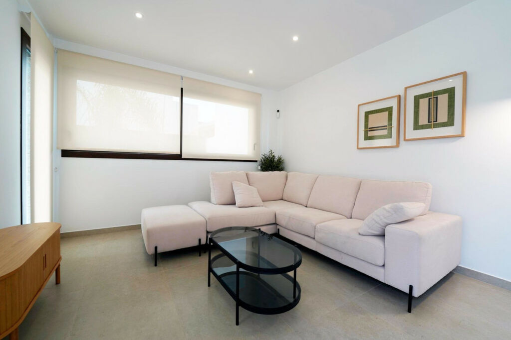 Detached Villa Almoradi Alicante - image 3