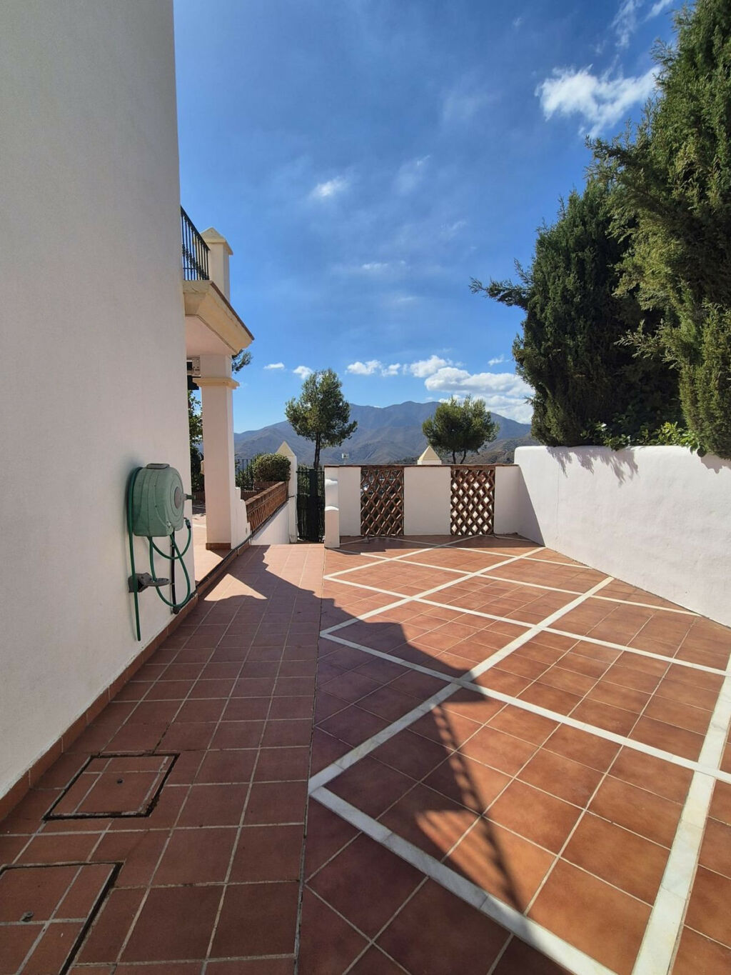 Semi-Detached House Alhaurin Golf Málaga - image 3