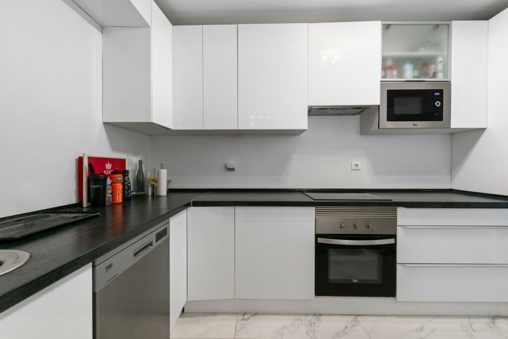 Ground Floor Apartment La Campana Málaga - image 3