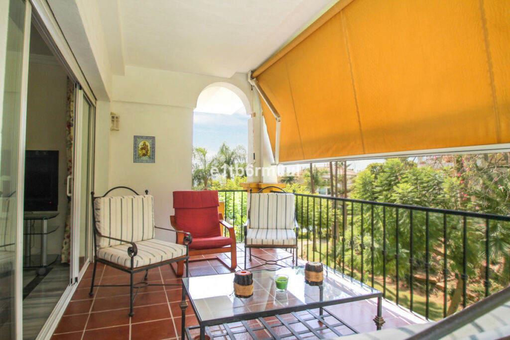 Middle Floor Apartment The Golden Mile Málaga - image 3