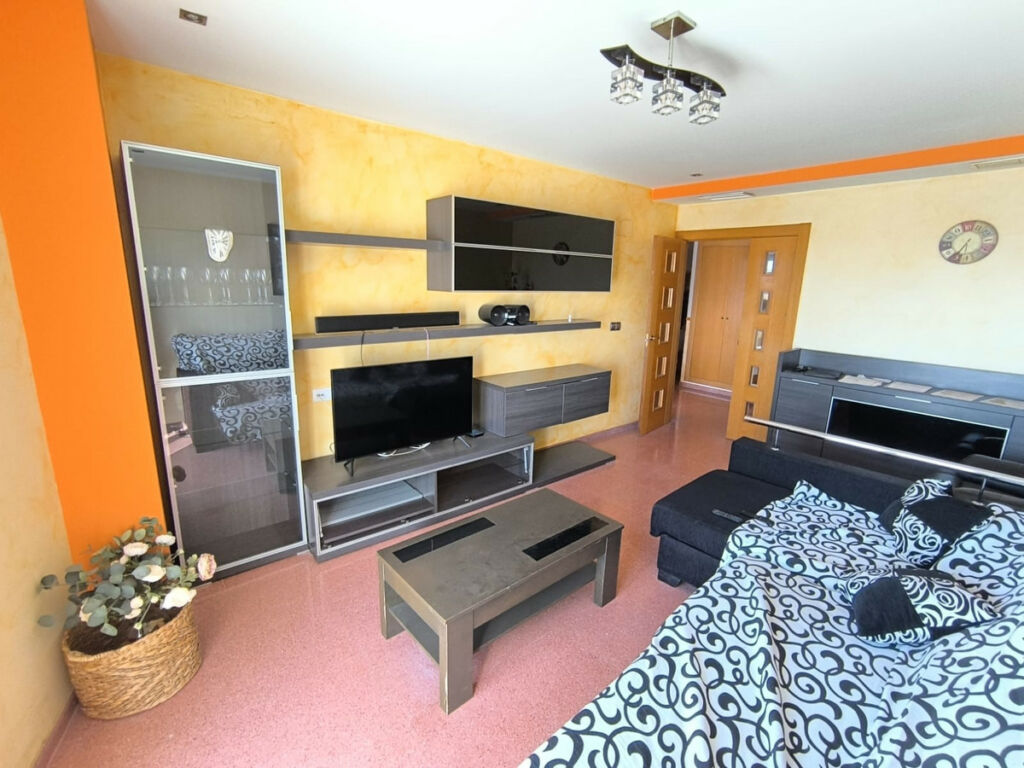 Ground Floor Apartment Sax Alicante - image 3