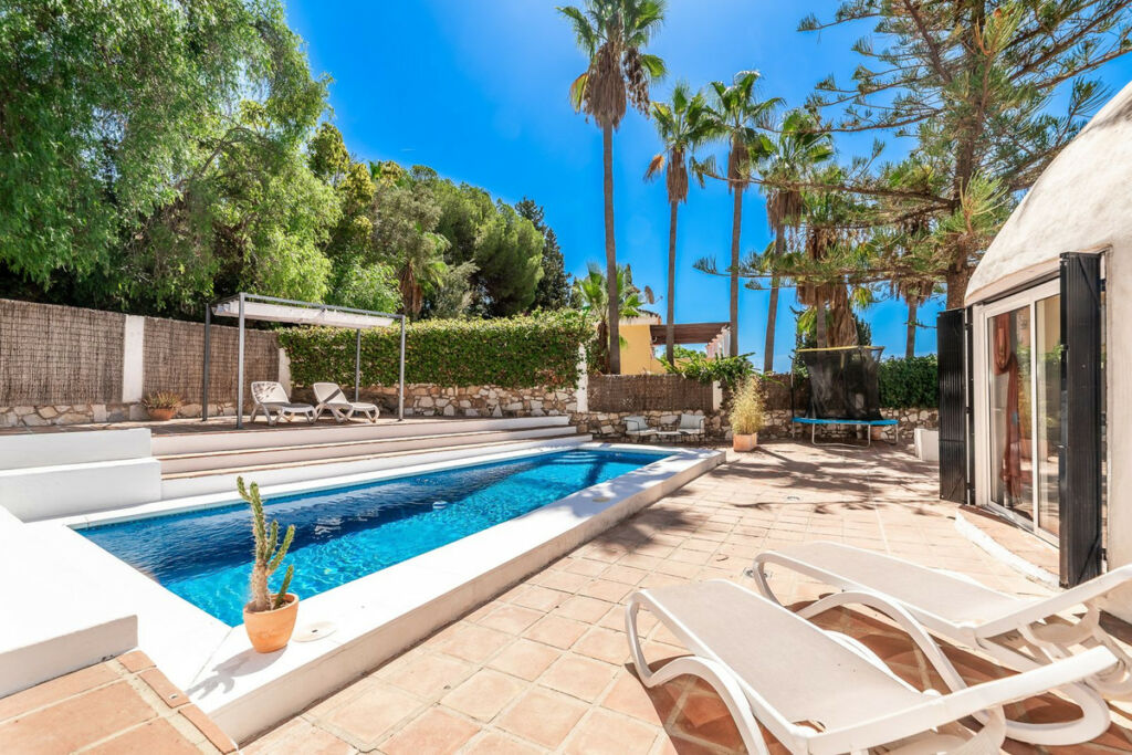 Detached Villa El Coto Málaga - image 30