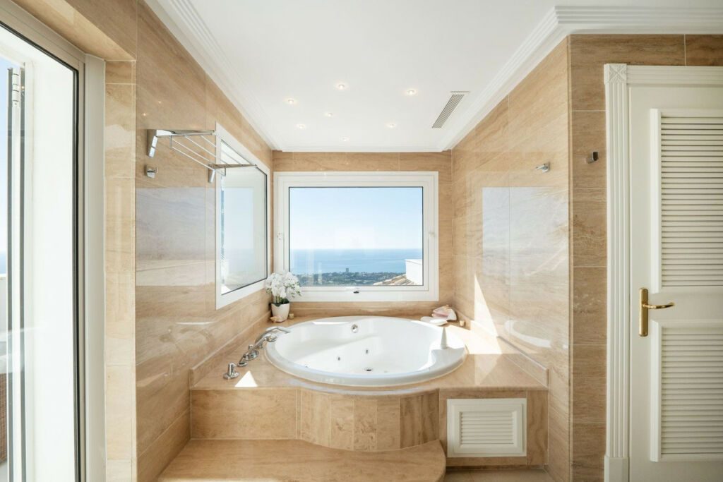 Detached Villa Marbella Málaga - image 30