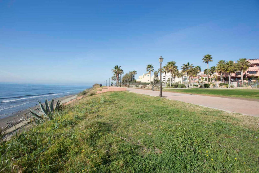 Penthouse Estepona Málaga - image 30