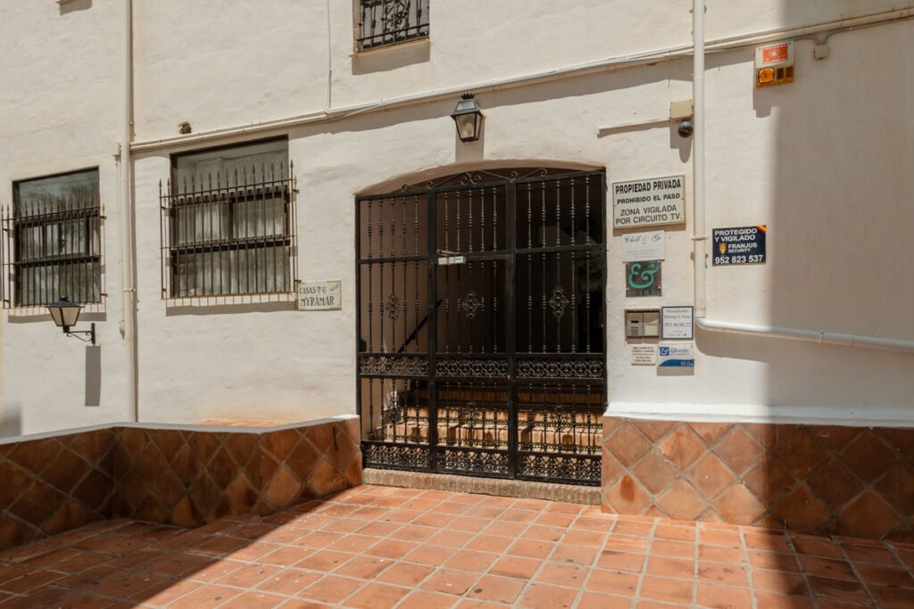 Middle Floor Apartment Puerto Banús Málaga - image 30