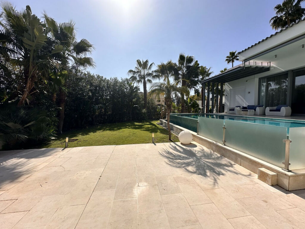 Detached Villa Benahavís Málaga - image 30